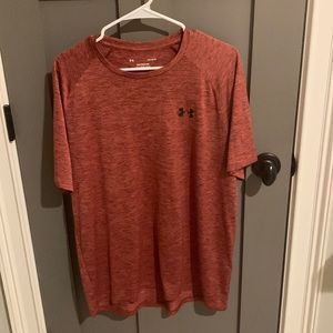 Mens Large Under Armour shirt